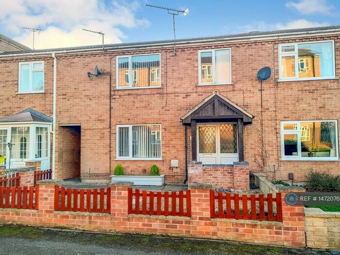 4 Bedroom Terraced House To Rent In Carnarvon Close, Bingham, Nottingham, NG13