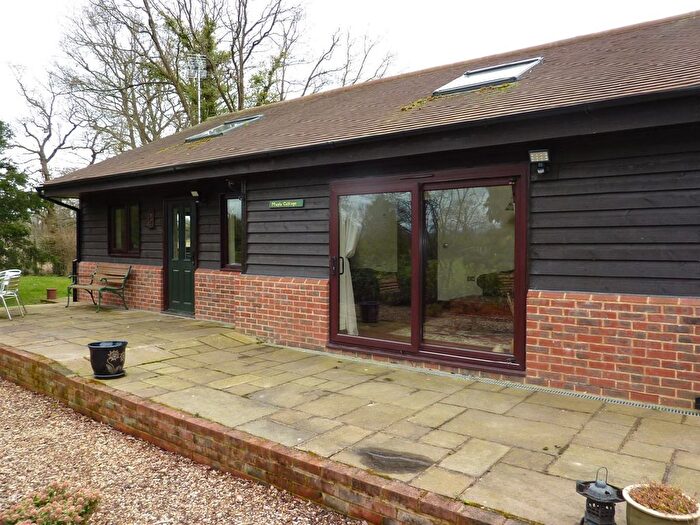 2 Bedroom Cottage To Rent In Clapper Lane, Staplehurst, Tonbridge, TN12