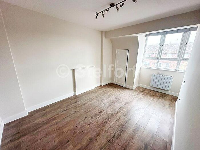 2 Bedroom Apartment To Rent In Court Road, London, SE9