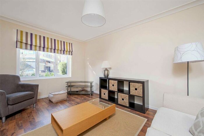 3 Bedroom Detached House To Rent In Pearscroft Road, Fulham, SW6