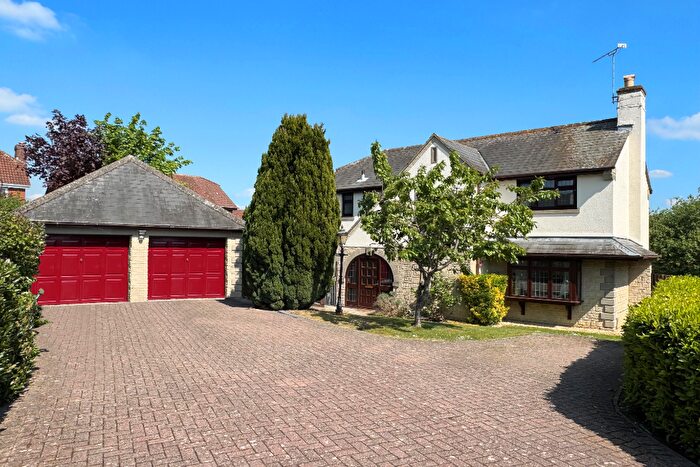 4 Bedroom Detached House For Sale In Chevalier Close, Swindon, Wiltshire, SN5