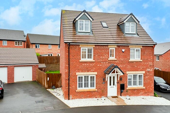 5 Bedroom Detached House For Sale In Eveland Close, Weldon, NN17