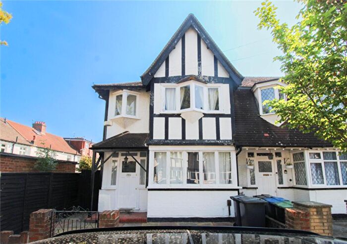 3 Bedroom End Of Terrace House For Sale In Brickwood Road, Croydon, Surrey, CR0