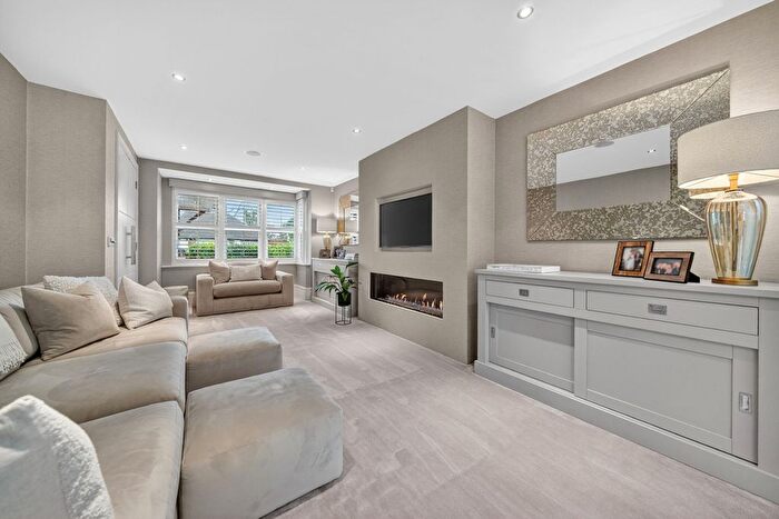 4 Bedroom Detached House For Sale In Parkway, Gidea Park, RM2