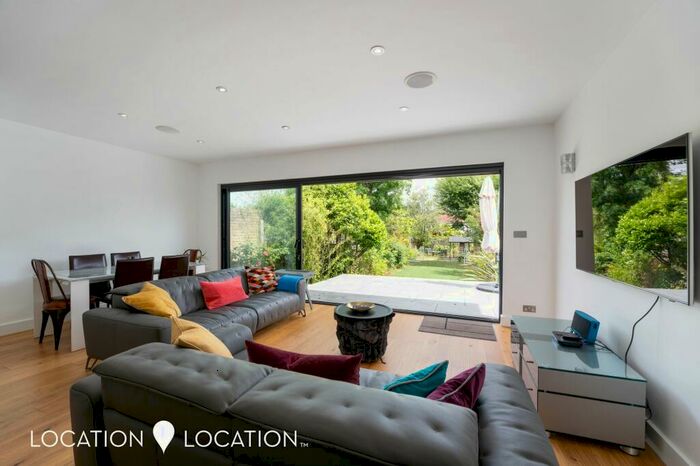 4 Bedroom Terraced House To Rent In Hillfield Park, London, N21