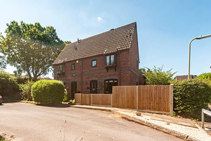 1 Bedroom Terraced House For Sale In Bluehaven Walk, Hook, Hampshire, RG27