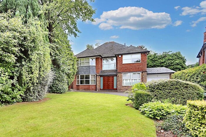 4 Bedroom Detached House For Sale In Barnhill Drive, Prestwich, M25