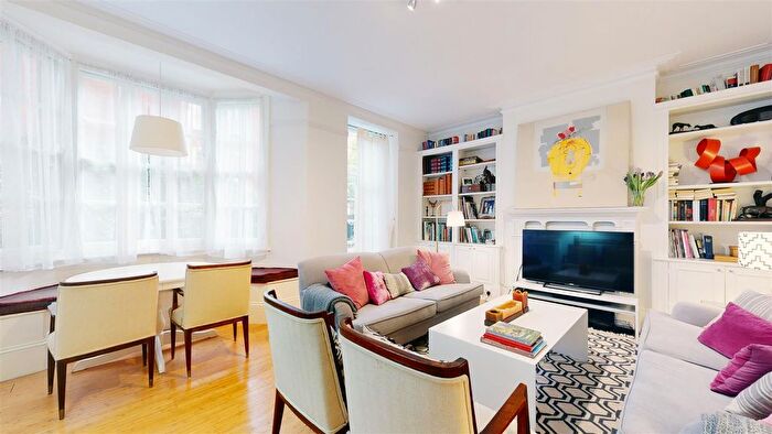 4 Bedroom Flat To Rent In Redcliffe Gardens, London, SW5
