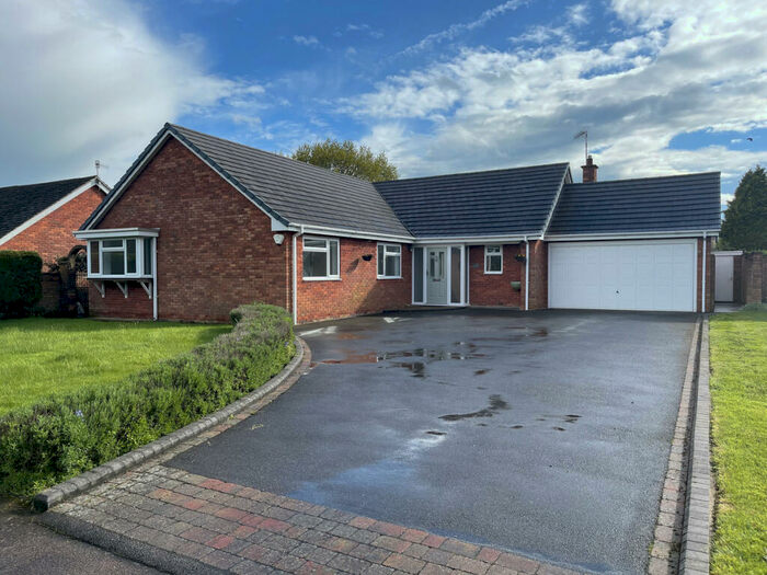 4 Bedroom Detached House To Rent In Grove Croft, Warwick, CV35