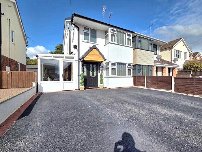 3 Bedroom Semi-Detached House For Sale In Hempsted Lane, Gloucester, GL2