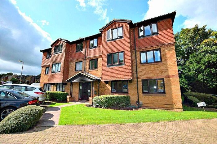 2 Bedroom Flat To Rent In Tylersfield, Abbots Langley, WD5