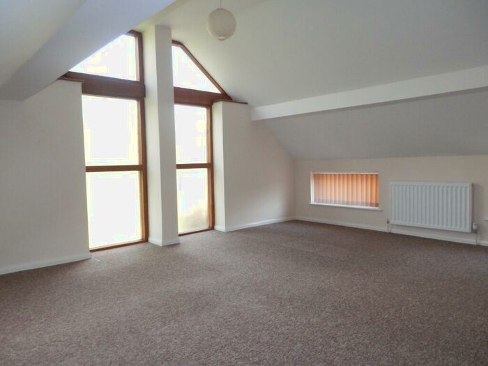 2 Bedroom Detached House To Rent In Chiltern Road, Dunstable, LU6