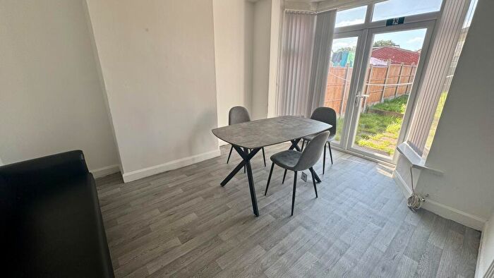 1 Bedroom House To Rent In Amberley Grove, B6