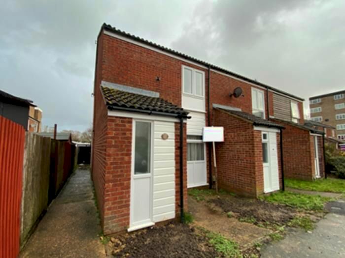 2 Bedroom Property To Rent In Baileys Field, Ashford, TN23