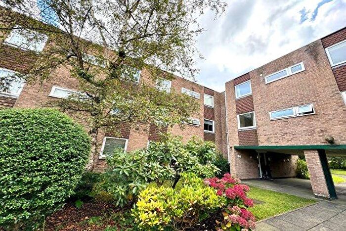 1 Bedroom Flat To Rent In Moseley Grange, Cheadle, SK8