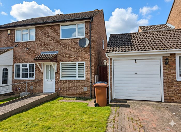 2 Bedroom Semi Detached House For Sale In Manorfield Close, Northampton, NN3