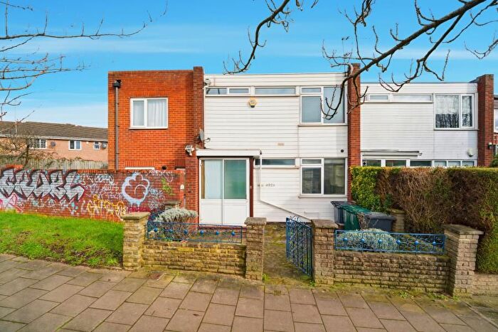 4 Bedroom Property For Sale In Mill Hill, NW7