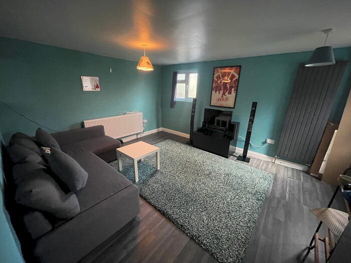 1 Bedroom Flat To Rent In Wentworth Road, Southall, UB2