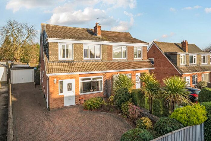 3 Bedroom Semi Detached House For Sale In Highwood Avenue, Moortown, Leeds, LS17