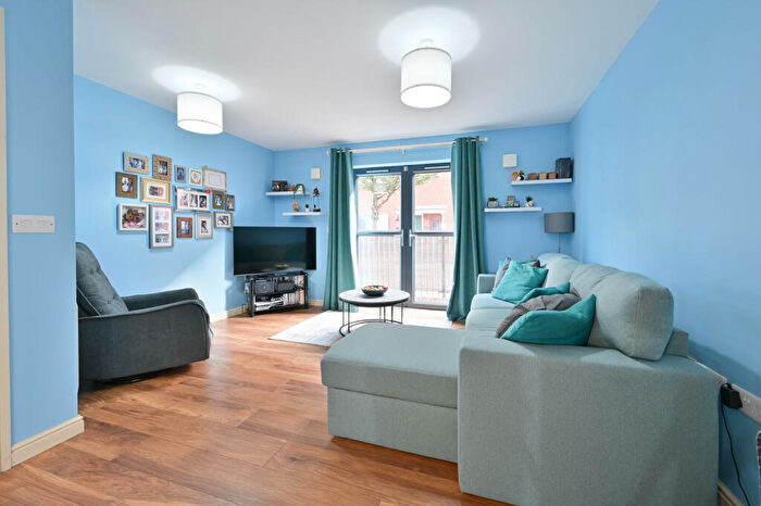 1 Bedroom Flat For Sale In Grant Road, Wealdstone, Harrow, HA3