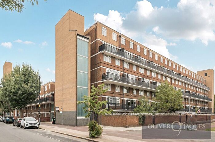 3 Bedroom Maisonette For Sale In New Place Square, London, SE16