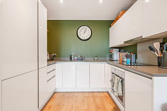 1 Bedroom Flat For Sale In Nicholson Square, Tower Hamlets, London, E3