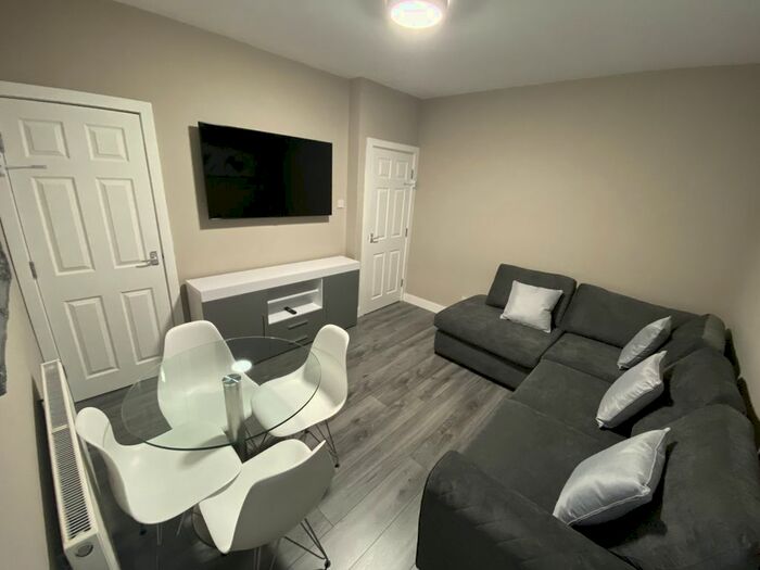 6 Bedroom Terraced House To Rent In Saxony Road, Kensington, Liverpool, L7