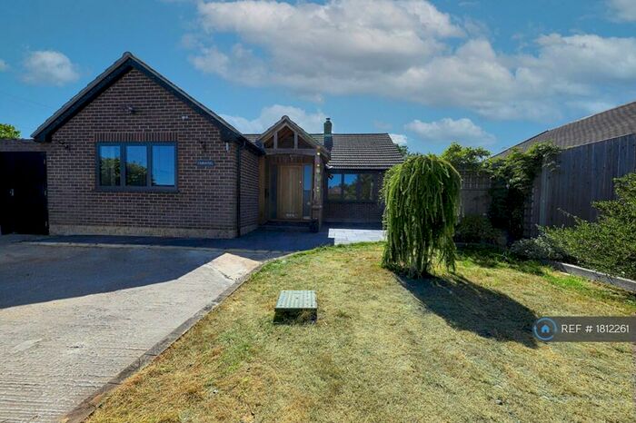 4 Bedroom Bungalow To Rent In Strakers Hill, East Studdal, Dover, CT15