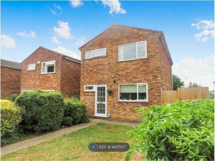 3 Bedroom Detached House To Rent In Hillside Walk, Yaxley, Peterborough, PE7
