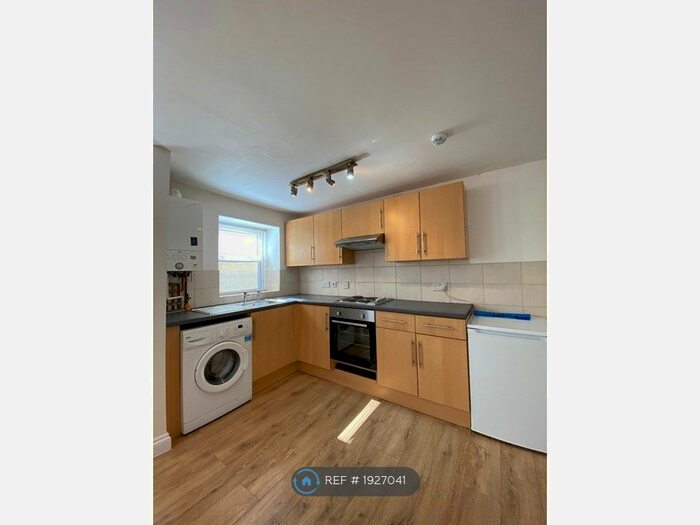 1 Bedroom Flat To Rent In Francis Terrace, Carmarthen, SA31