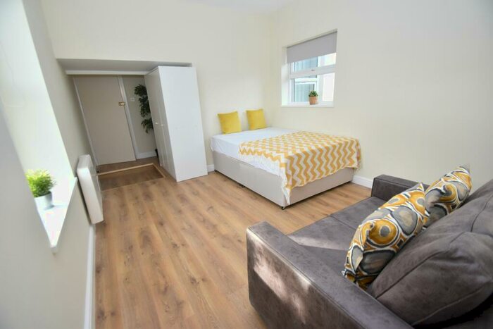 Studio To Rent In Piercefield Place, Adamsdown, Cardiff, CF24