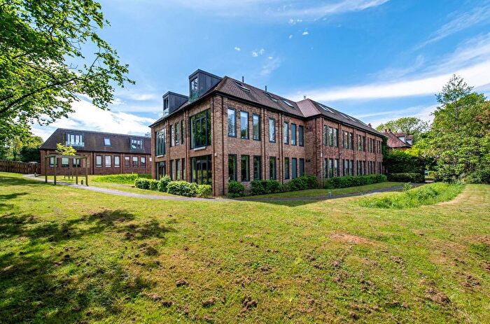 1 Bedroom Flat For Sale In Manor Gardens, New Ash Green, DA3