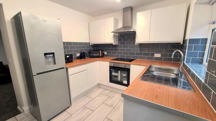4 Bedroom Private Hall To Rent In Hope Street, Lancaster, LA1