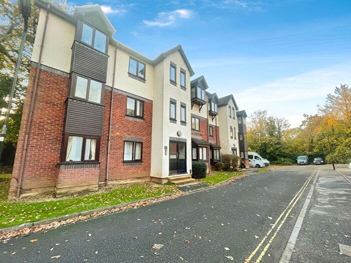 1 Bedroom Flat For Sale In Briarswood, Southampton, SO16