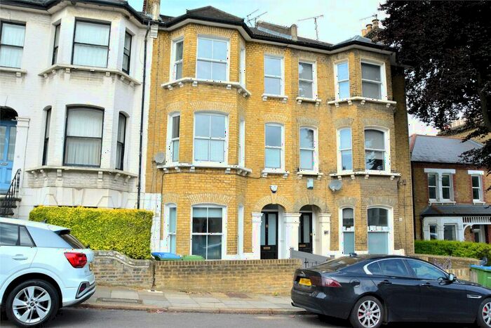 3 Bedroom Apartment To Rent In Westcombe Hill, London, SE3