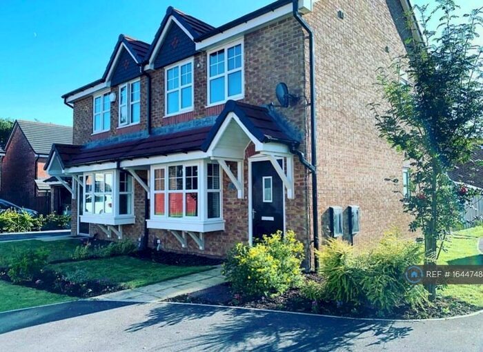 3 Bedroom Semi-Detached House To Rent In Alexander Close, Chorley, PR7