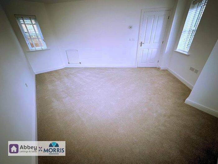 3 Bedroom Semi-Detached House For Sale In Waterman Close, Leicester, LE2