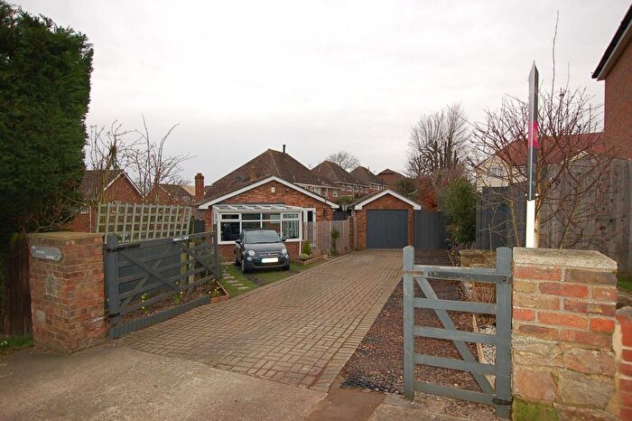 2 Bedroom Detached Bungalow To Rent In Darenth Avenue, Tonbridge, TN10