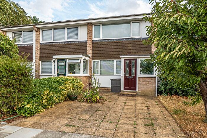 2 Bedroom Terraced House For Sale In Mornington Walk, Richmond, TW10