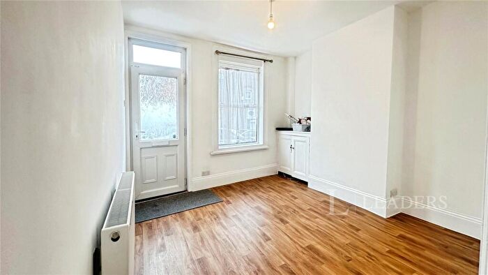 3 Bedroom Terraced House To Rent In Tennyson Road, LU1