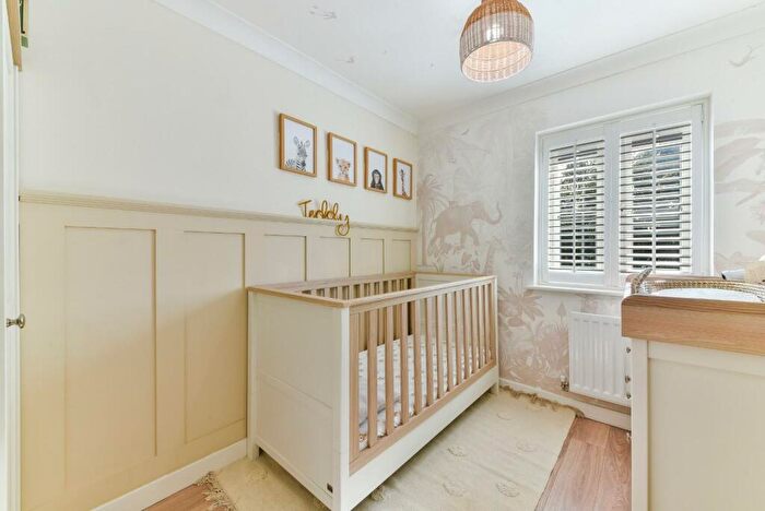 3 Bedroom End Of Terrace House For Sale In Hayton Crescent, Tadworth, KT20