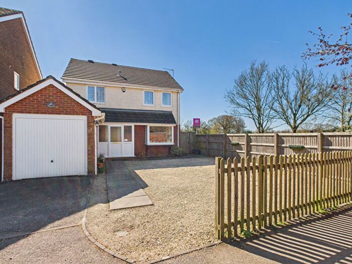 4 Bedroom Detached House For Sale In Chiltern Ridge, Stokenchurch, High Wycombe, Buckinghamshire, HP14