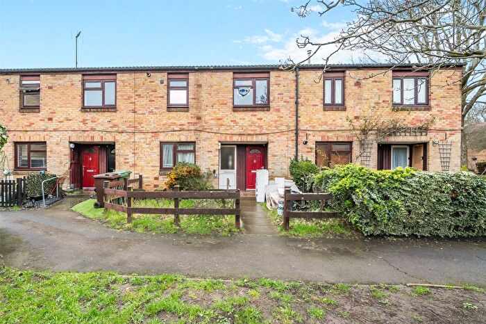 1 Bedroom Maisonette For Sale In Spooner Walk, Wallington, SM6