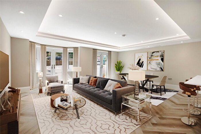 2 Bedroom Apartment For Sale In Green Hedges, Westerham Road, Oxted, Surrey, RH8