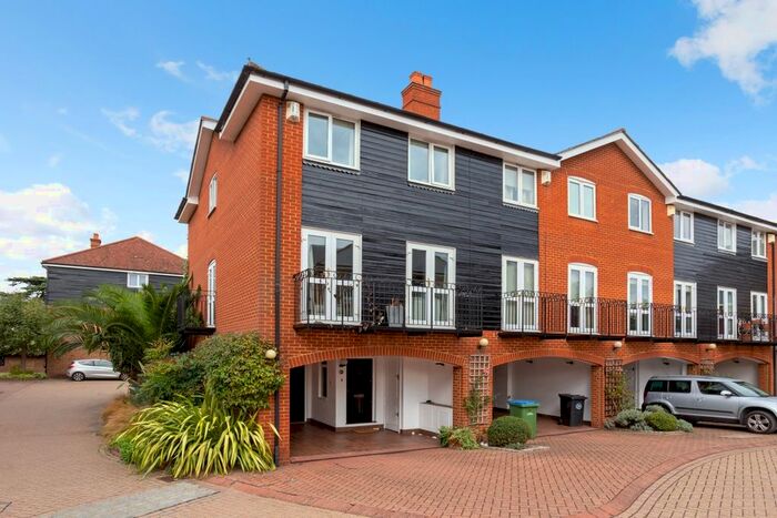 3 Bedroom End Of Terrace House To Rent In Harvest Lane, Thames Ditton, KT7