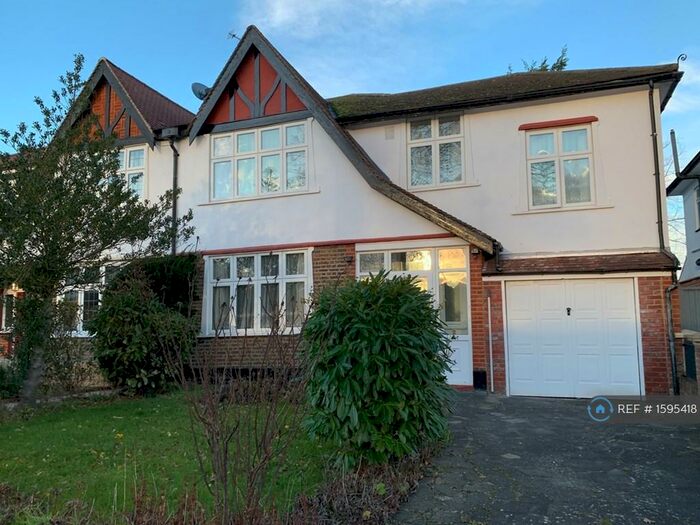 4 Bedroom Semi-Detached House To Rent In Regent Road, Surbiton, KT5