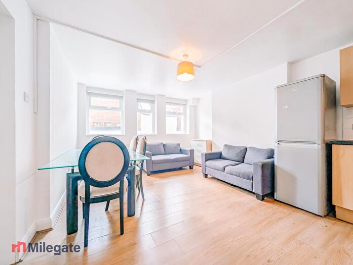 3 Bedroom Flat To Rent In Mount View Road, London, N4
