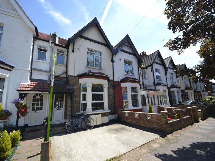 2 Bedroom Flat To Rent In Maswell Park Crescent, Hounslow, TW3