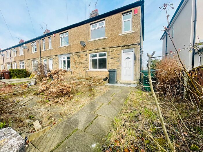 3 Bedroom End Of Terrace House To Rent In Carrbottom Road, Bradford, BD5