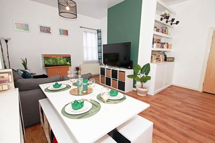 2 Bedroom Flat For Sale In Crosby Road North, Waterloo, L22